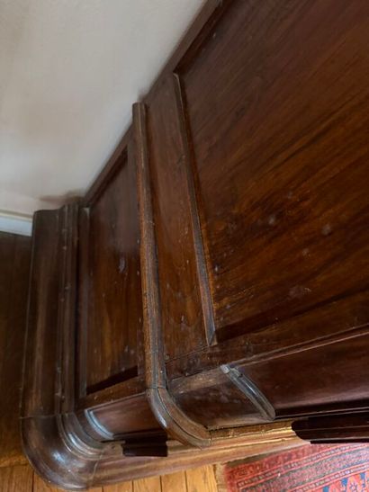 Large regional waxed and molded oak cabinet...