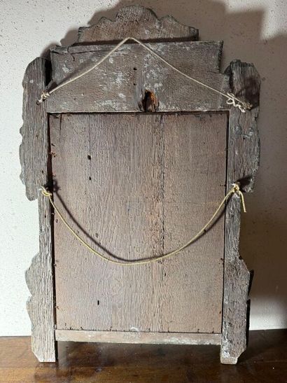 Petit miroir à fronton en bois mouluré relaqué...