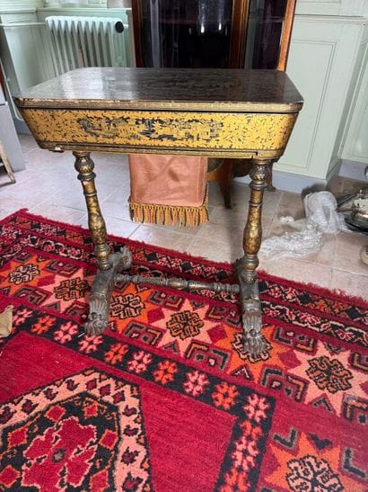 CHINA, Canton, 19th century. 
Sewing table...