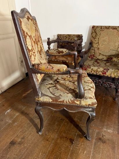 Important fauteuil à la reine en bois naturel...