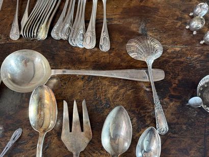 Silver-plated metal set including: 
- tower-shaped...