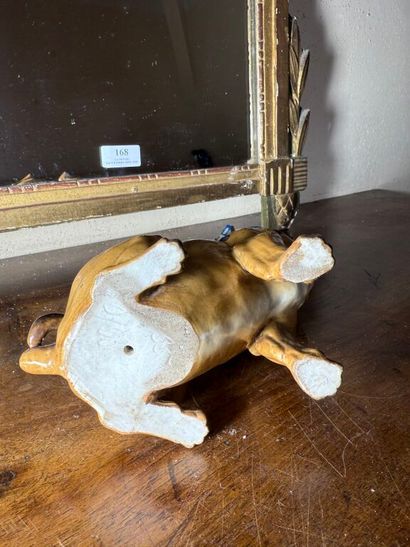 Statuette de carlin en porcelaine. 
Début...