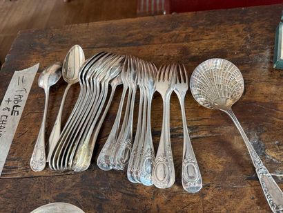 Silver-plated metal set including: 
- tower-shaped...
