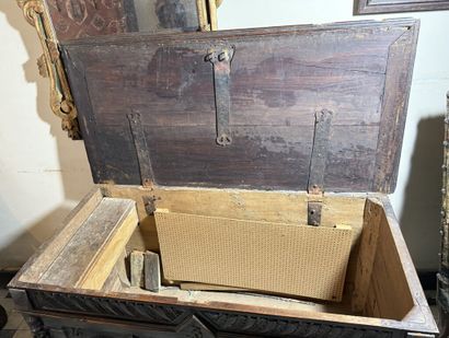 Large chest in natural wood, carved with...