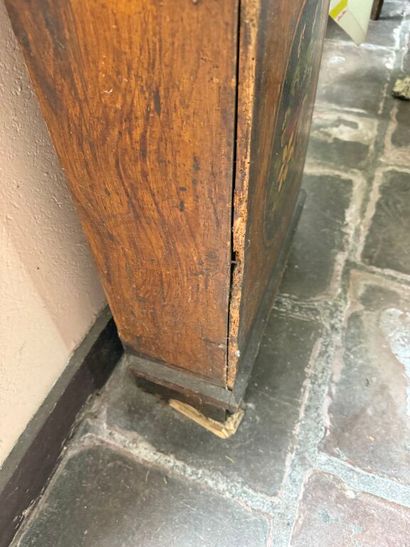 Comtoise in natural wood with polychrome...