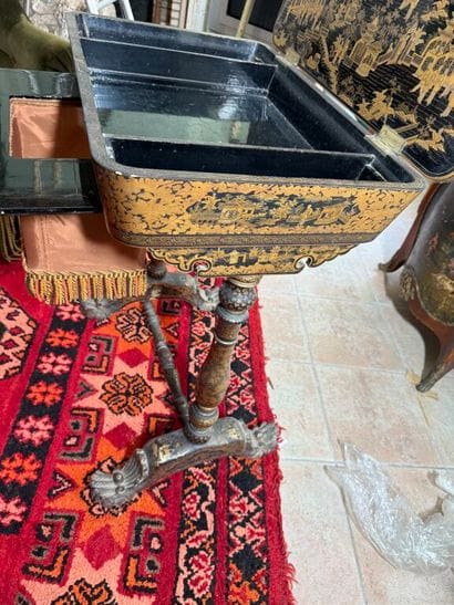 CHINA, Canton, 19th century. 
Sewing table...