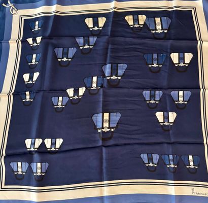 Lot de 5 foulards vintage en soie imprimée,...