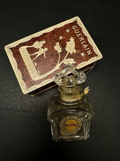 GUERLAIN
Flacon en verre moulé du parfum...