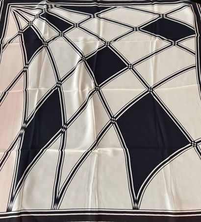Lot de 5 foulards vintage en soie imprimée,...