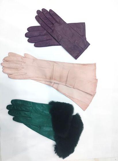 Lot de trois paires de gants, dont une paire...
