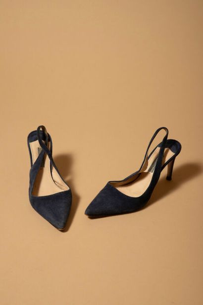 PRADA 
Paire de sandales, brides à l'arrière,...