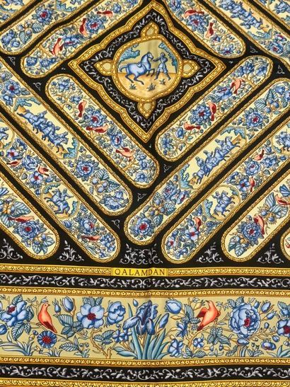 HERMÈS Paris.
Carré en soie imprimée sur...