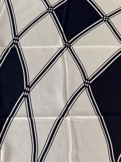 Lot de 5 foulards vintage en soie imprimée,...