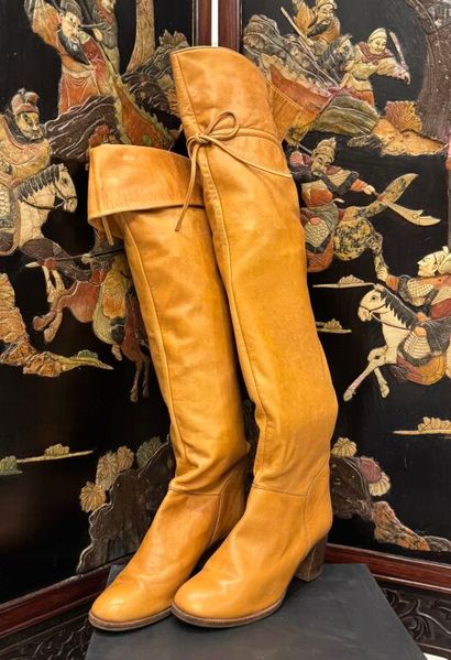 CHRISTIAN DIOR Boutique

Paire de cuissardes...