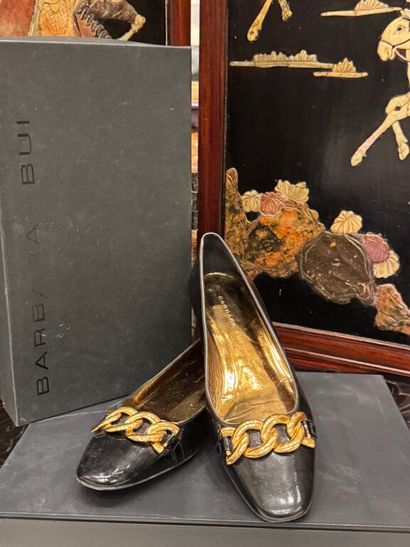 BARBARA BUI. 

Paire d'escarpins plats en...