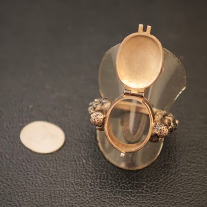 Monture de bague en argent 800‰ destiné à...