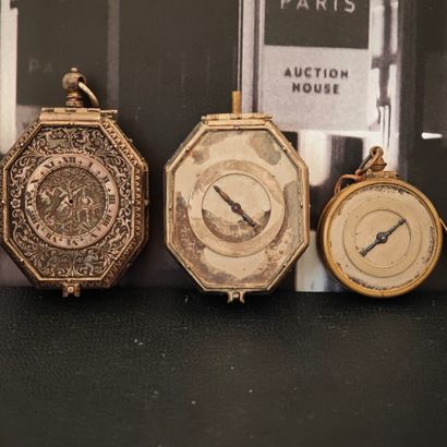 Ensemble de trois parties de montres anciennes...