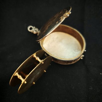 Rare boîte de montre dans le goût de la Renaissance...