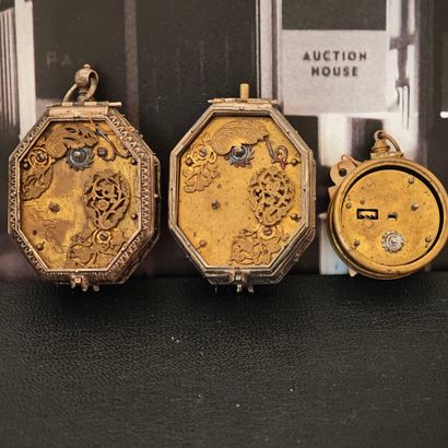 Ensemble de trois parties de montres anciennes...