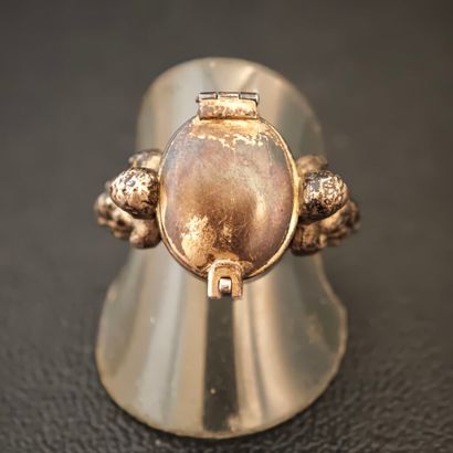 Monture de bague en argent 800‰ destiné à...