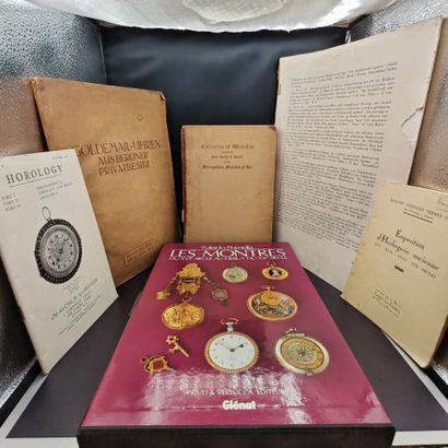 Ensemble de documentation sur les montres,...