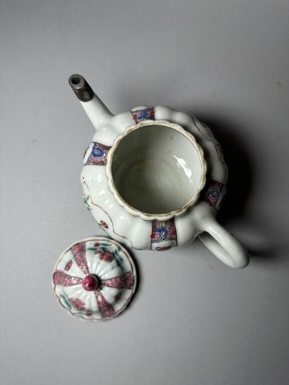 CHINA, Compagnie des Indes.
Porcelain globular...