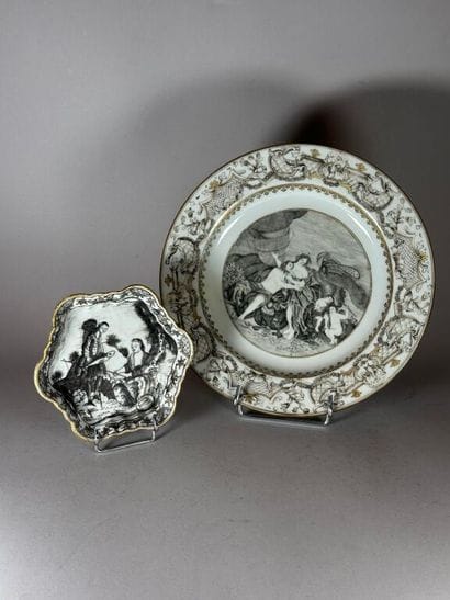 CHINA, Compagnie des Indes.
Round porcelain...