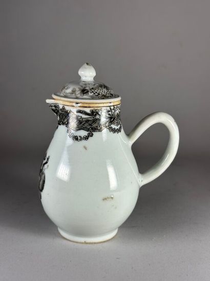 CHINA, Compagnie des Indes.
Small porcelain...
