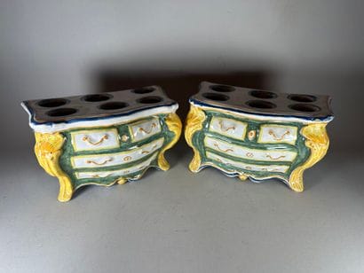 NEVERS.
Pair of earthenware bouquetières...
