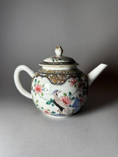 CHINA, Compagnie des Indes.
Porcelain globular...