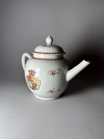 CHINA, Compagnie des Indes.
Porcelain globular...