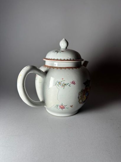 CHINA, Compagnie des Indes.
Porcelain globular...