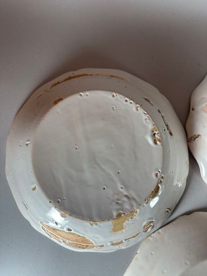 NEVERS.
Earthenware rim plates with polychrome...