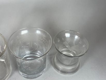 18th and 19th centuries.
Engraved glass lot...