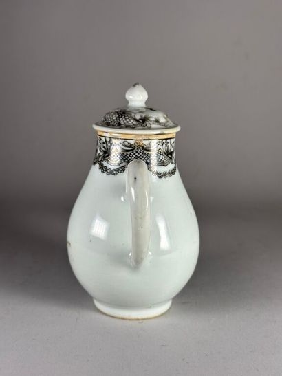 CHINA, Compagnie des Indes.
Small porcelain...