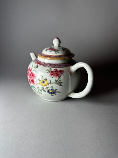 CHINA, Compagnie des Indes.
Porcelain globular...
