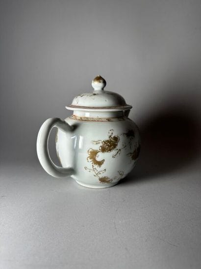 CHINA, Compagnie des Indes.
Porcelain globular...