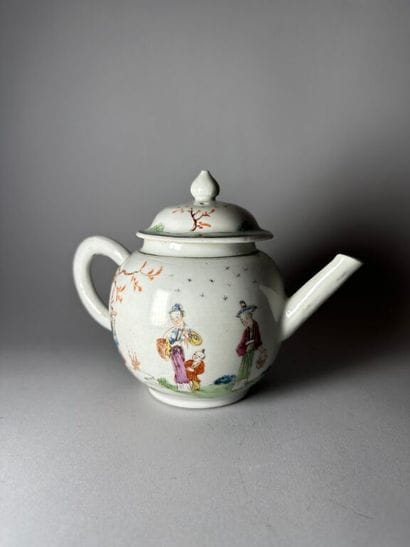 CHINA, Compagnie des Indes.
Porcelain globular...