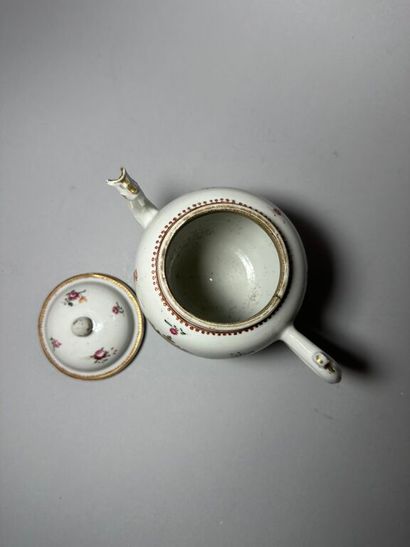 CHINA, Compagnie des Indes.
Porcelain globular...