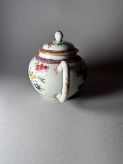 CHINA, Compagnie des Indes.
Porcelain globular...
