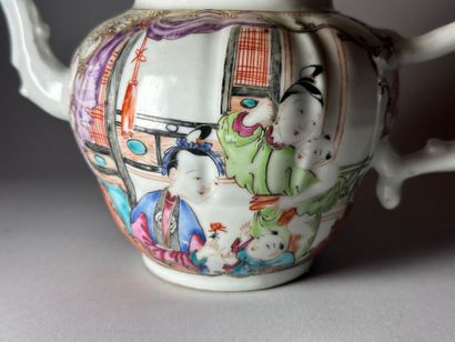 CHINA, Compagnie des Indes.
Porcelain baluster...