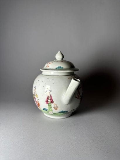 CHINA, Compagnie des Indes.
Porcelain globular...