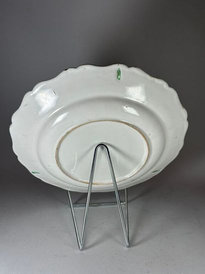 MARSEILLE.
Earthenware rimmed plate decorated...