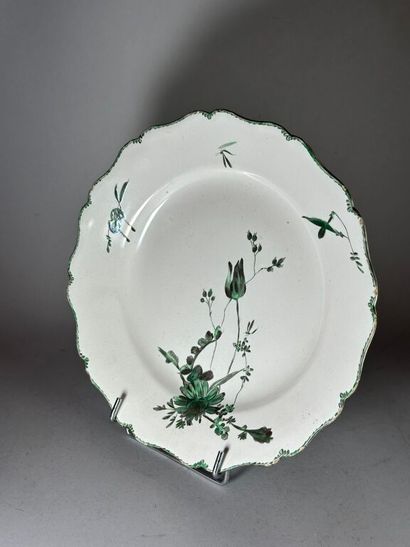 MARSEILLE.
Earthenware rimmed plate decorated...