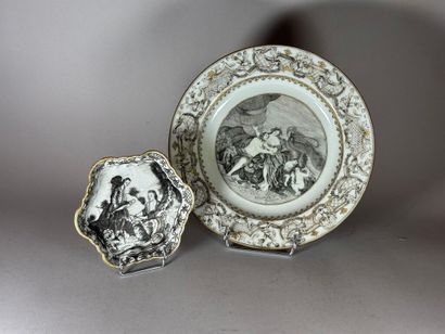 CHINA, Compagnie des Indes.
Round porcelain...