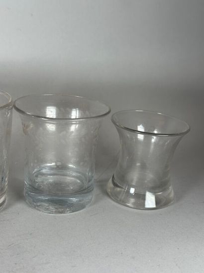 18th and 19th centuries.
Engraved glass lot...