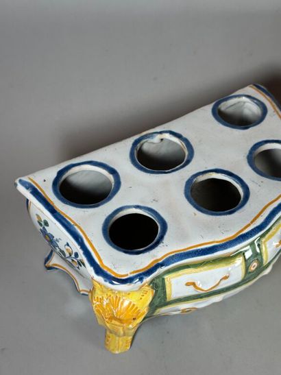 NEVERS.
Pair of earthenware bouquetières...