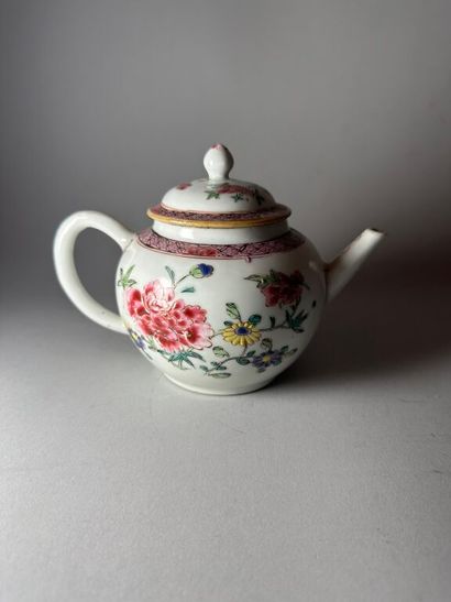 CHINA, Compagnie des Indes.
Porcelain globular...