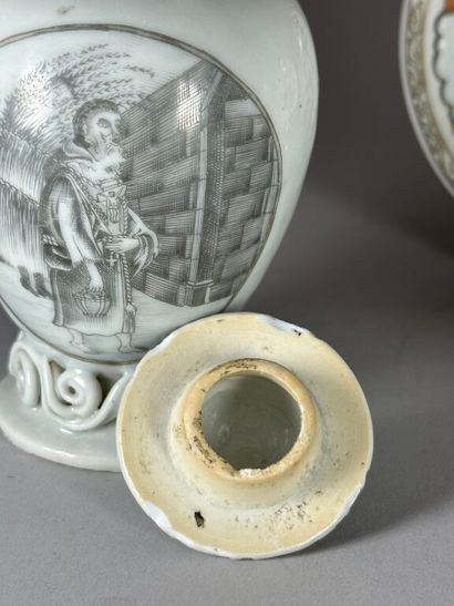 CHINA, Compagnie des Indes.
Porcelain lot...