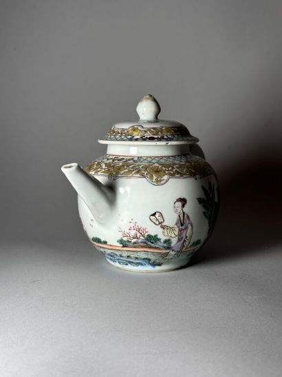 CHINA, Compagnie des Indes.
Porcelain globular...